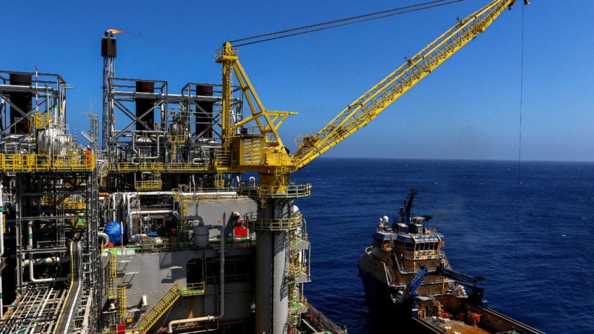 Governo concede só 34 dos 172 blocos em leilão de petróleo