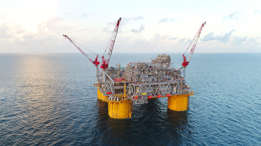 Demanda global de petróleo crescerá menos que o esperado em 2025