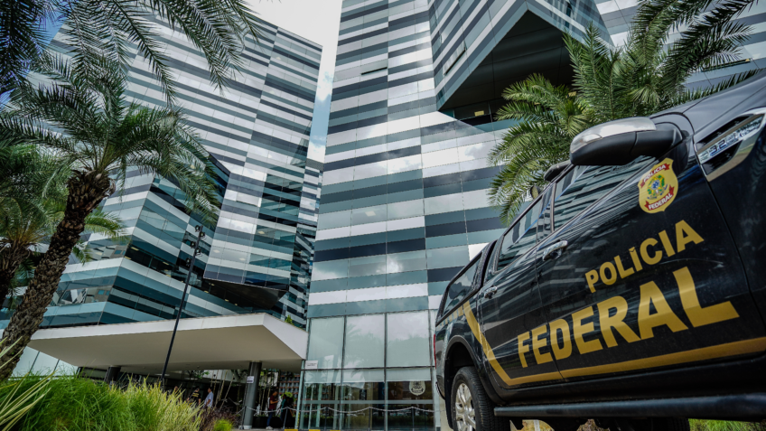 Jair Bolsonaro não foi indiciado na "Abin paralela" e Poder360 errou
