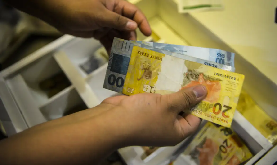 Caixa paga Bolsa Família a beneficiários com NIS de final 3