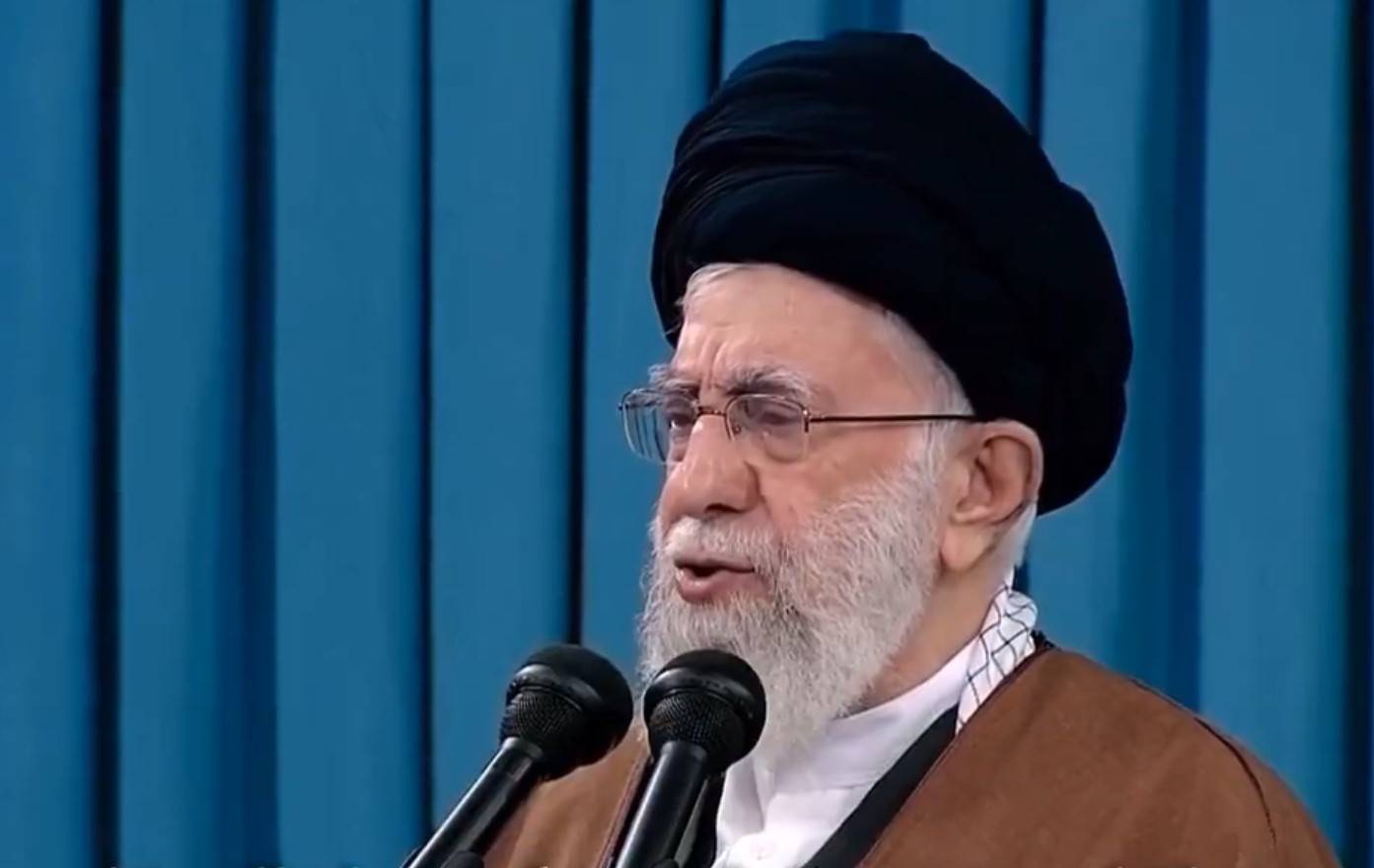 Khamenei alerta Trump: ataque dos EUA terá consequências irreparáveis