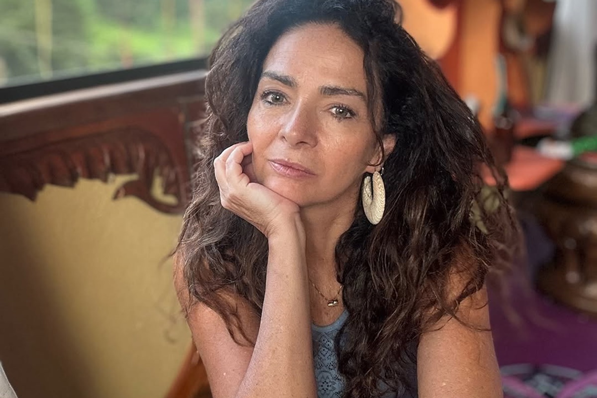 Claudia Ohana abre o jogo sobre vida amorosa: “Amizade colorida”