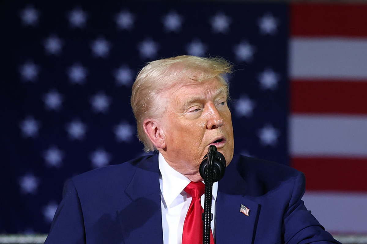 Trump ironiza Powell e diz que pensa em assumir o comando do Fed
