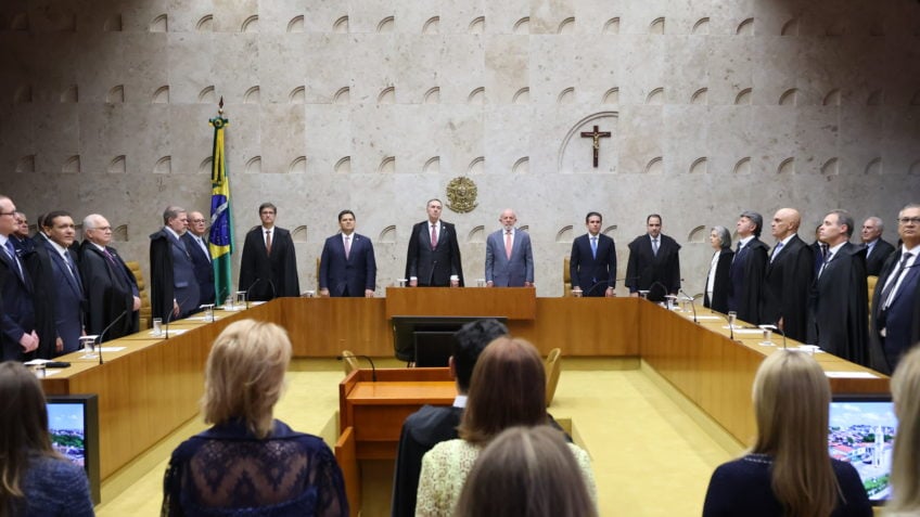 STF aprova segurança vitalícia a ex-ministros