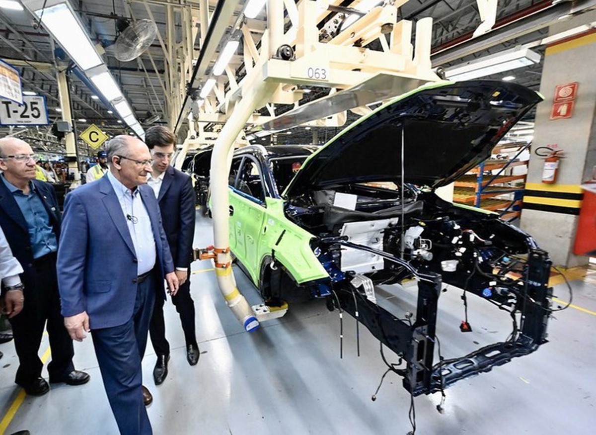 Governo federal amplia acordo automotivo entre Brasil e Argentina