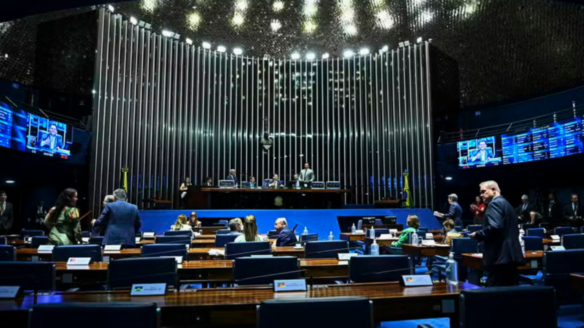 Governistas divergem sobre alta da Selic para 15% ao ano