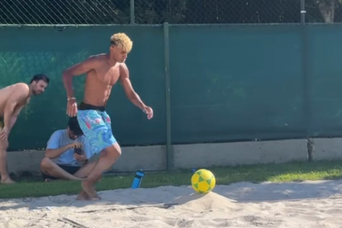 Vídeo: Yamal joga futevôlei com Neymar no Rio de Janeiro