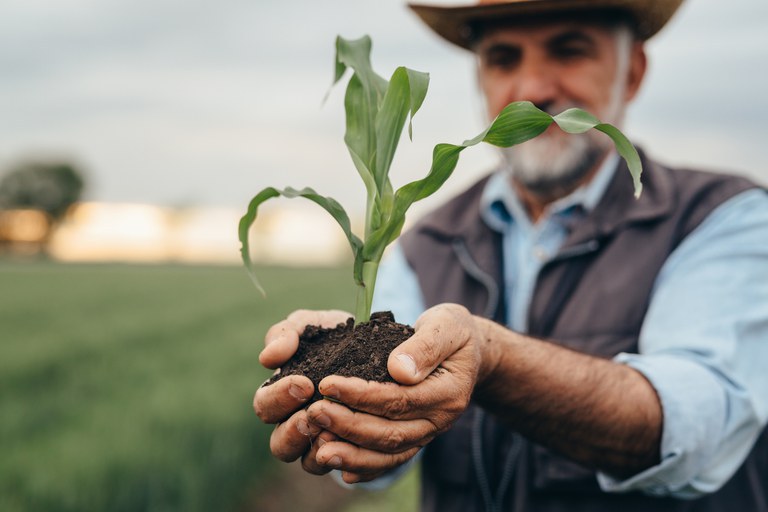 Bioinsumos on farm: Produtores comemoram derrubada de vetos à Lei do Autocontrole