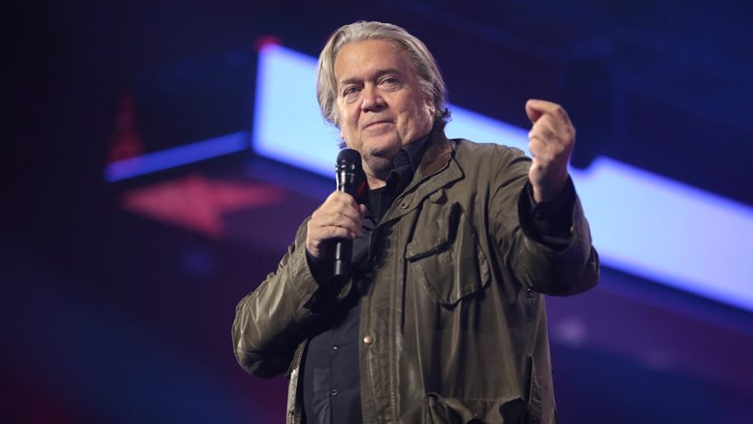 Trump recebe Bannon na Casa Branca