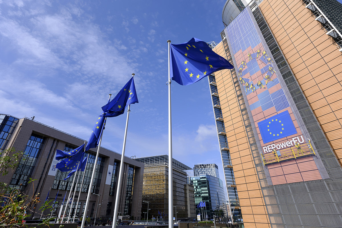 União Europeia vê “progresso” em negociações com Trump sobre tarifaço