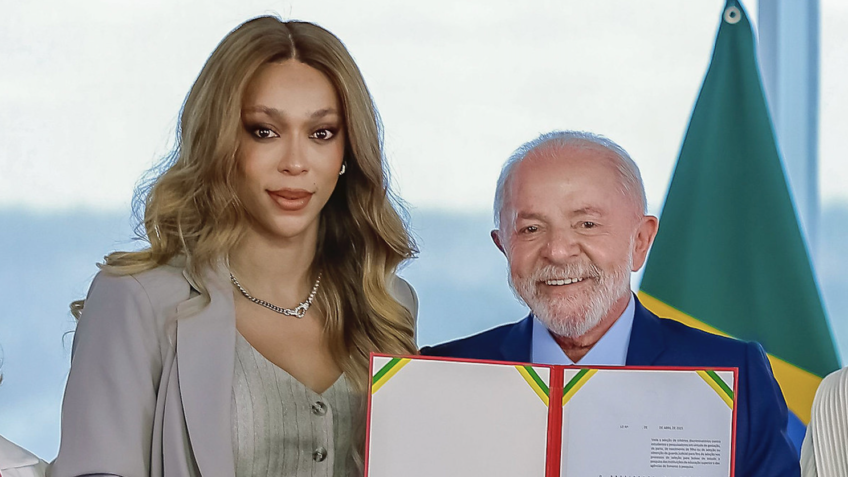 Governo Lula aciona Erika Hilton para estratégias de comunicação