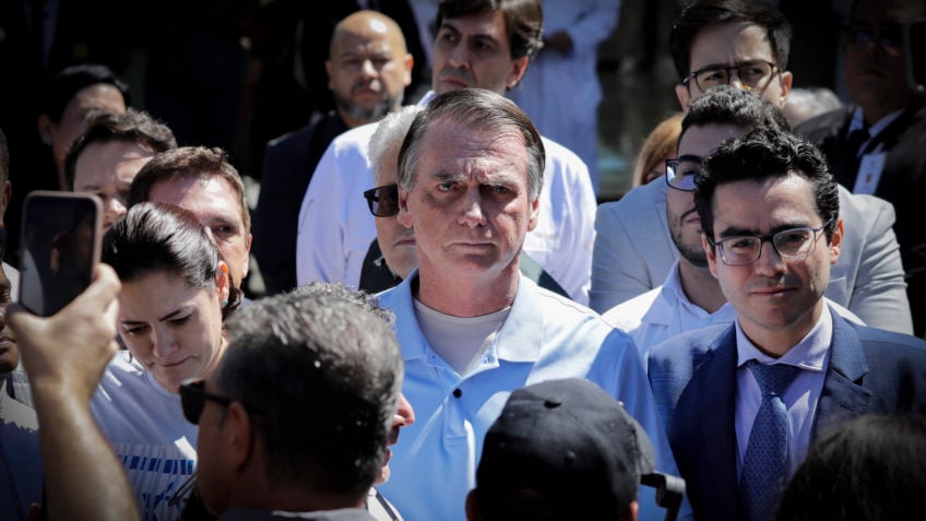 Bolsonaro faz bateria de exames após passar mal na 6ª feira