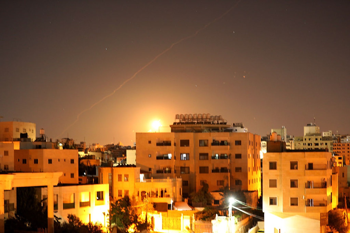 Em nono dia de conflito, Israel ataca bases militares no Irã
