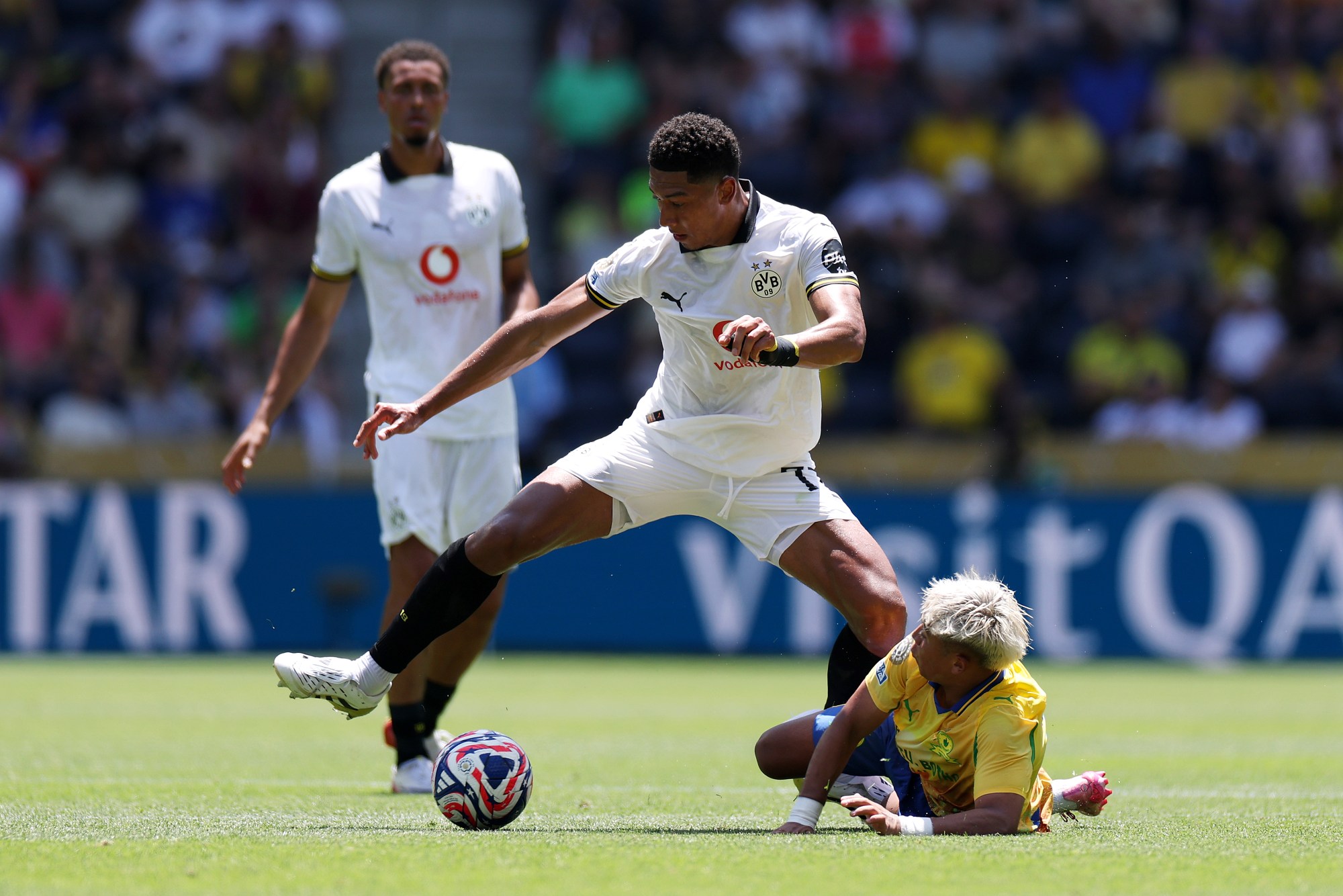 Borussia Dortmund sofre, mas vence Mamelodi Sundowns no Mundial