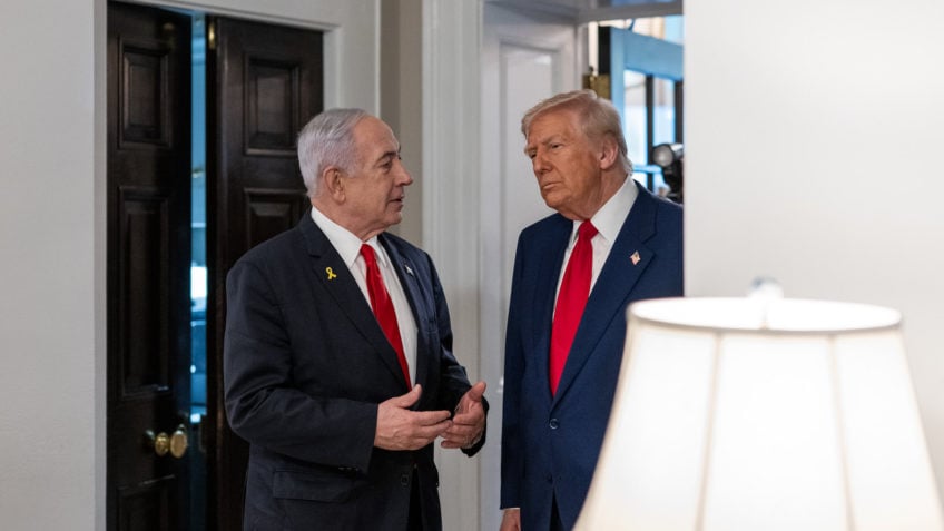 Israel diz que coordenou com os EUA bombardeios ao Irã