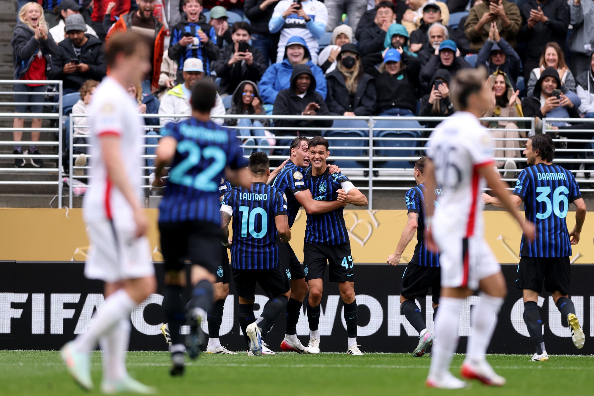 No sufoco, Inter de Milão vence Urawa Reds de virada no Mundial
