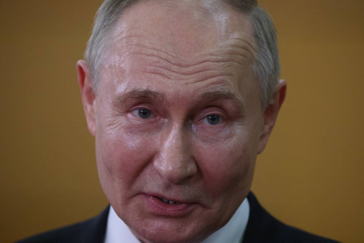 Ministro iraniano anuncia reunião com Putin após ataques dos EUA