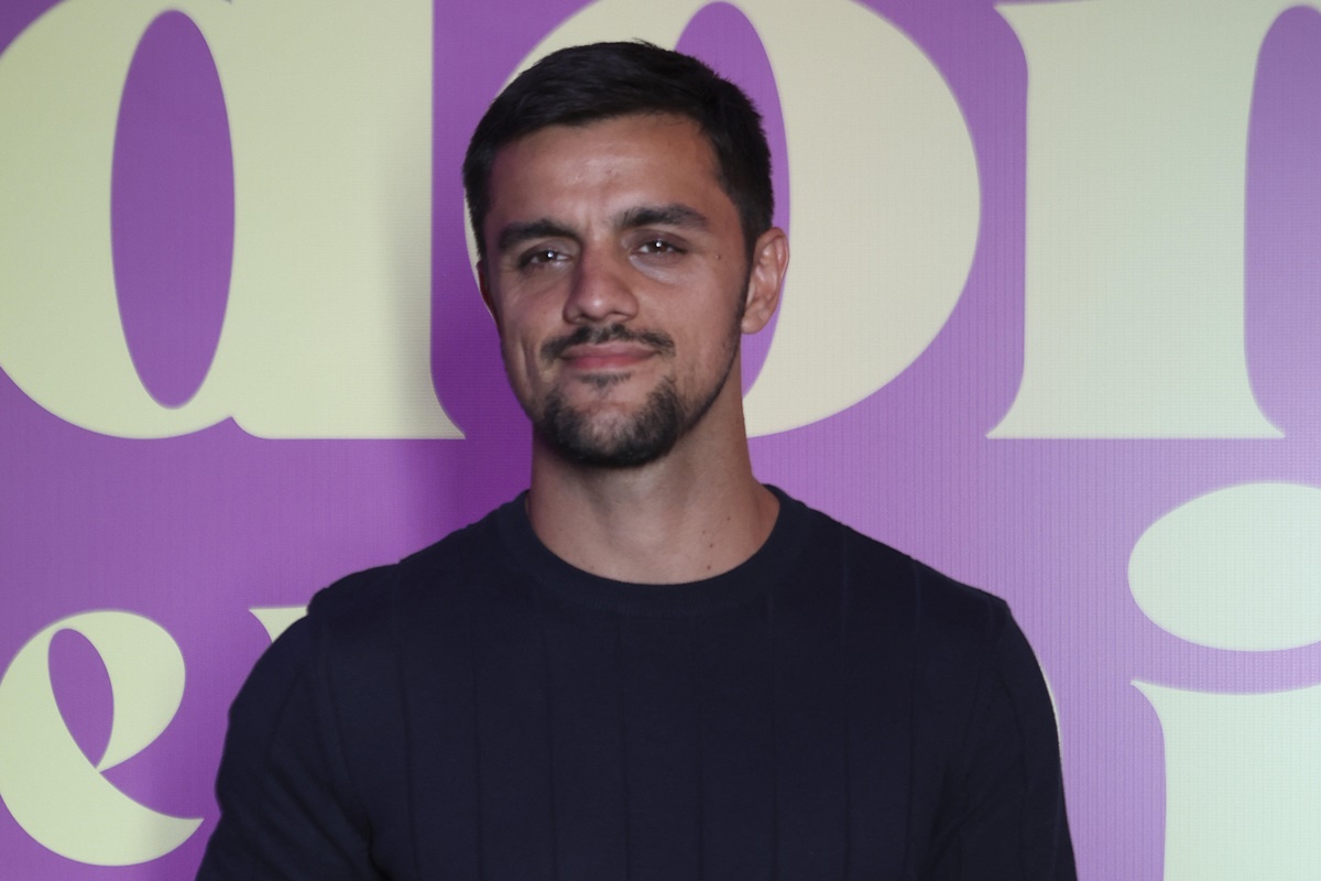 Felipe Simas diz que se converteu após “passado carnal e de traição”