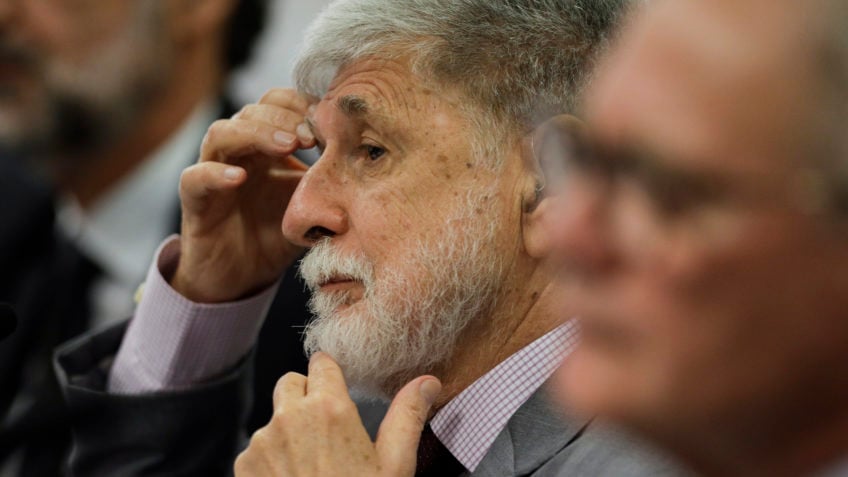 Celso Amorim diz temer que conflito se transforme em guerra mundial