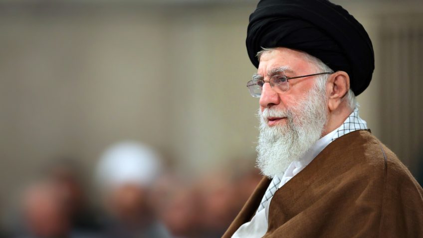 Morte de Khamenei aumentaria instabilidade, dizem especialistas