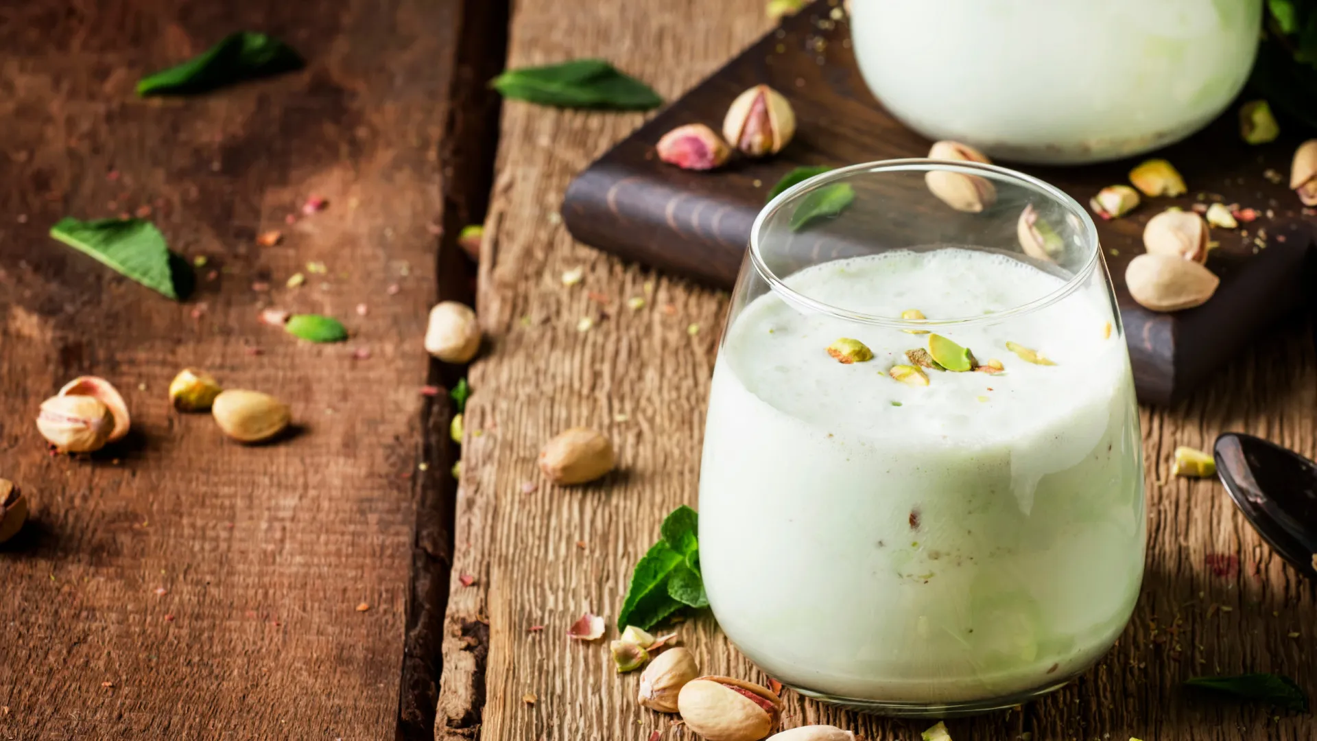 Essa batida de pistache é rica em proteína e perfeita para o pós-treino