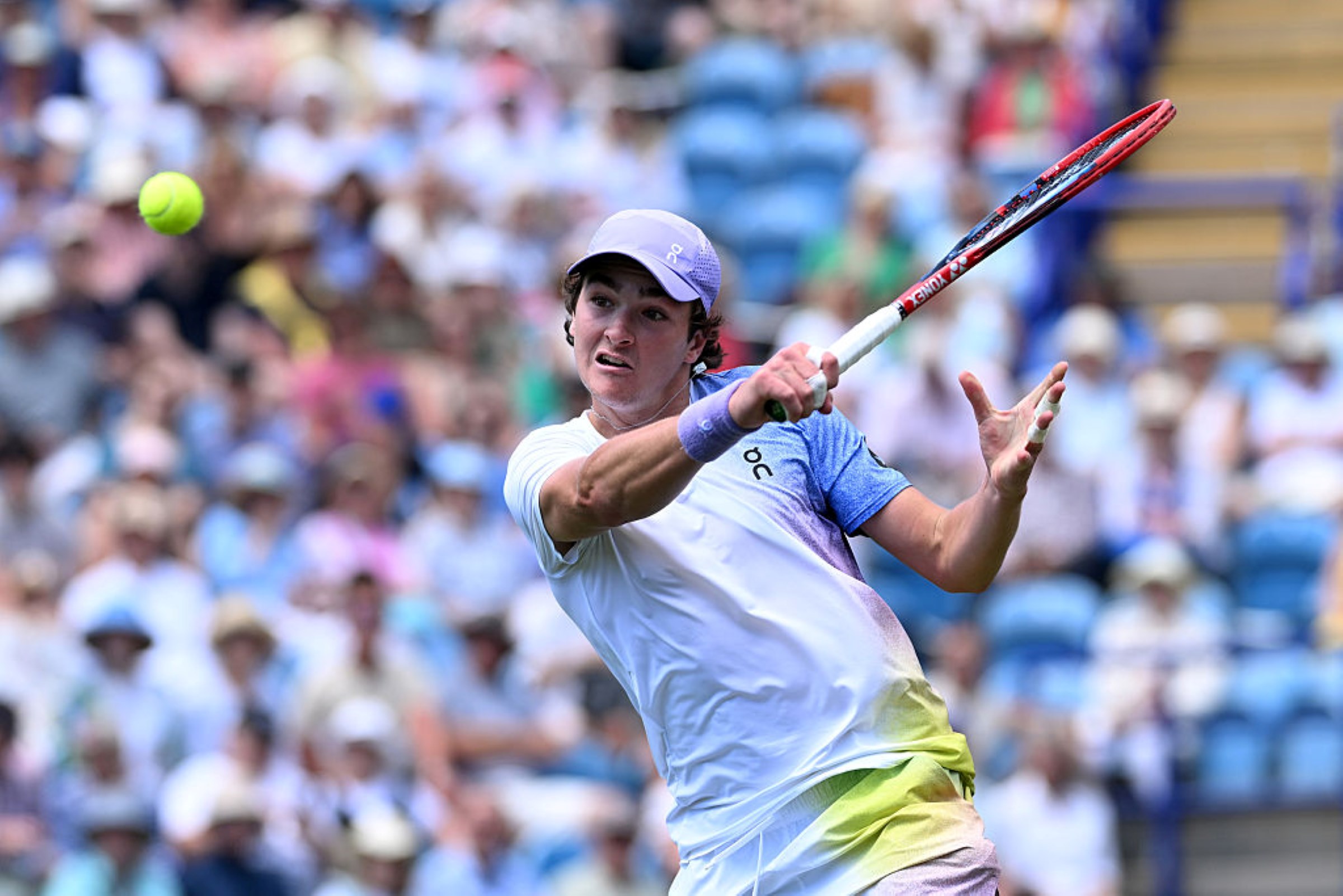 João Fonseca derrota Bergs na estreia do ATP 250 de Eastbourne