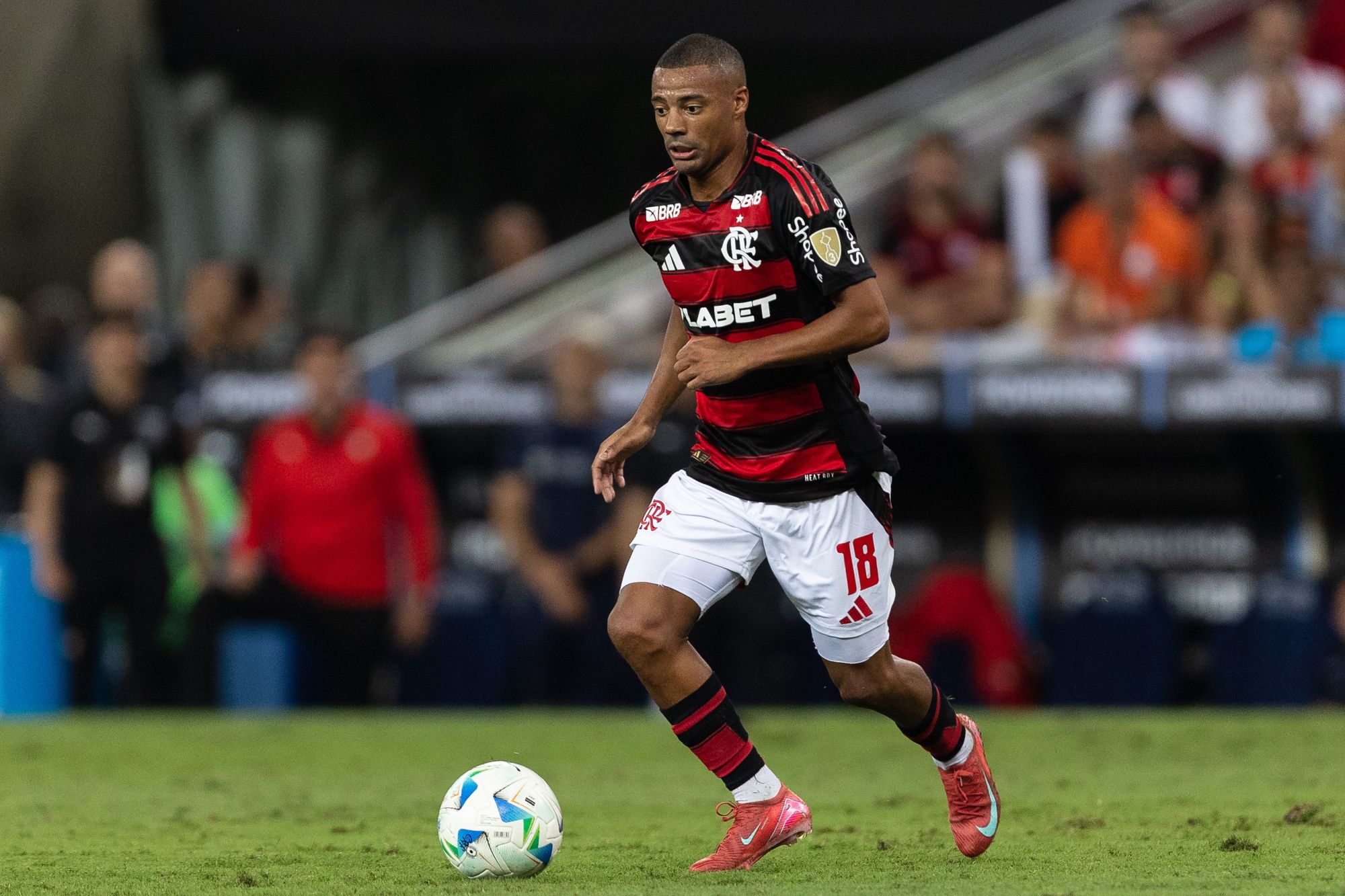 De La Cruz volta a sentir lesão e desfalca Flamengo no Mundial