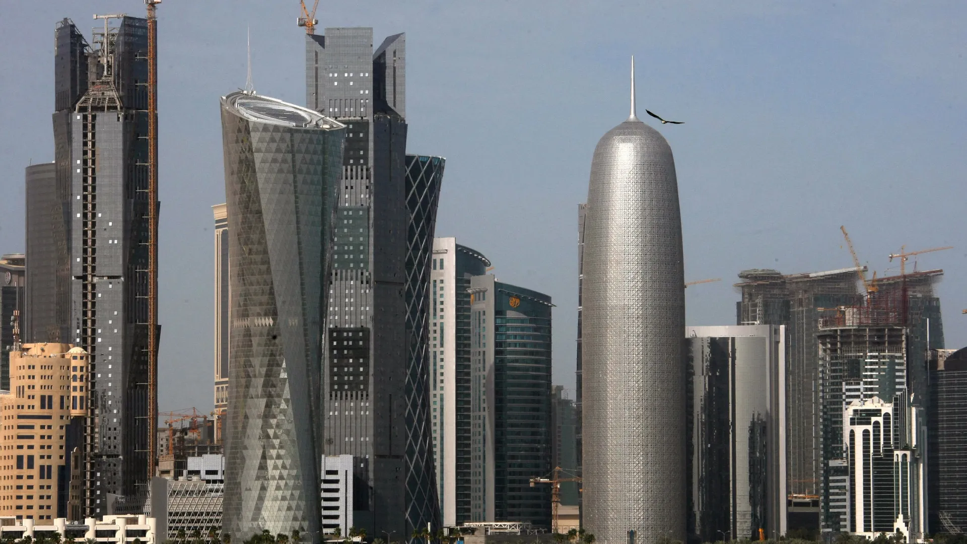 Qatar encerra espaço aéreo após ameaças contra bases norte-americanas