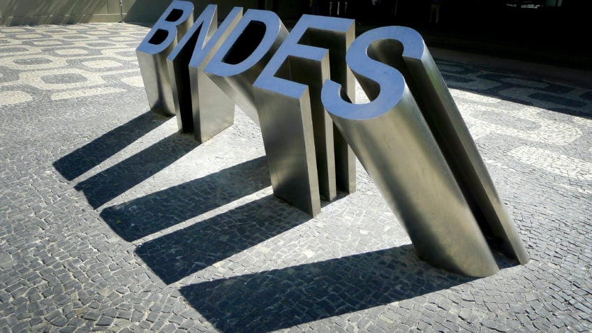 PF descobre plano de fraude de R$ 300 milhões no BNDES
