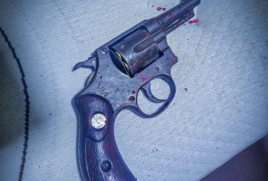 Força Tática e Gaeco apreendem arma; suspeito com mais de 20 passagens criminais morre em confronto