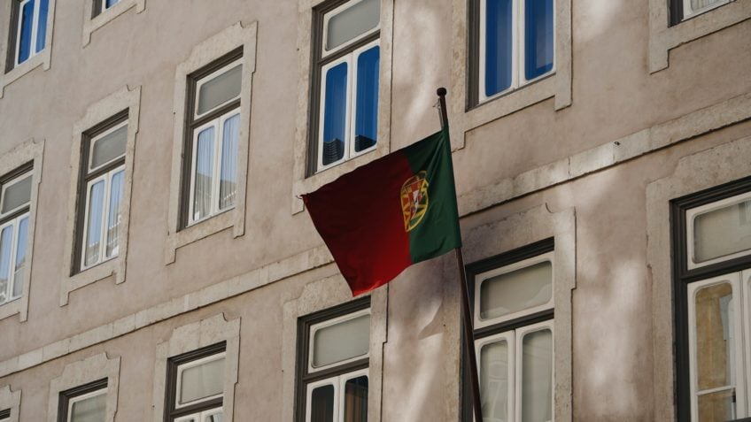 Portugal dobra período de residência para cidadania de estrangeiros