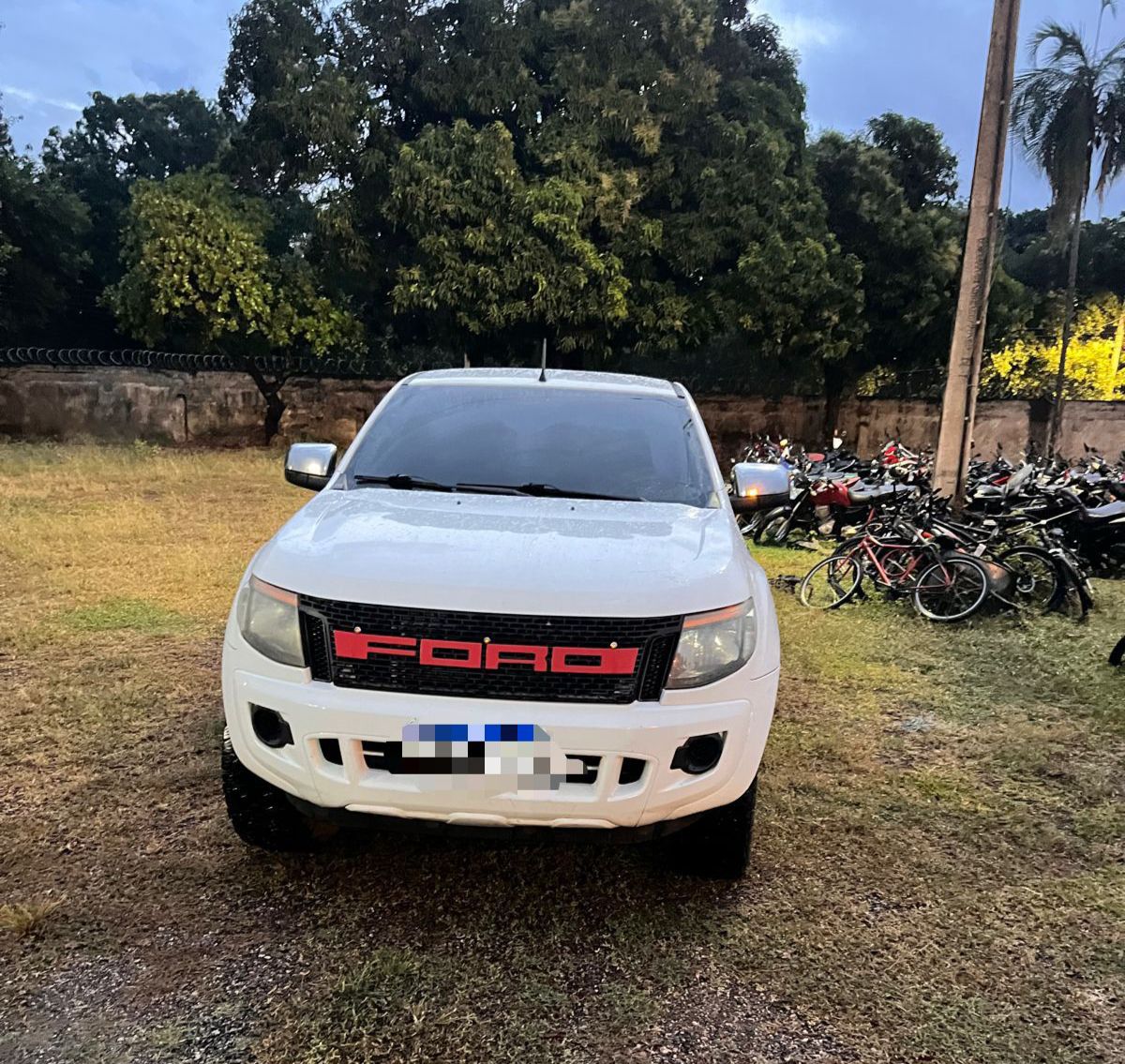 Veículo usado em acidente é apreendido pela Polícia Civil em Rondonópolis