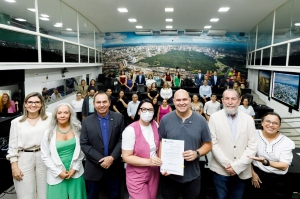 Lei de autoria da vereadora Samantha Iris garante diagnóstico precoce de fissuras palatinas em recém-nascidos em Cuiabá