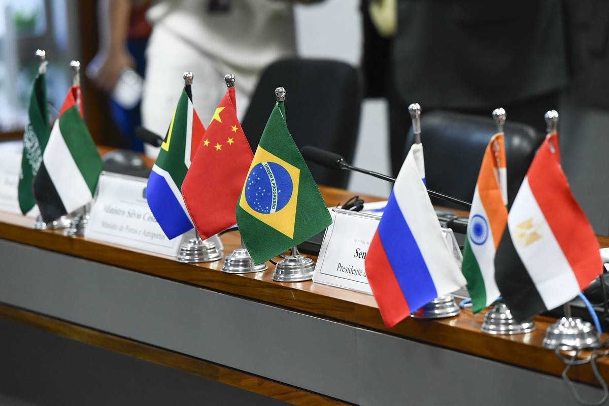 Brics saem em defesa do Irã e condenam ataques de Israel e EUA
