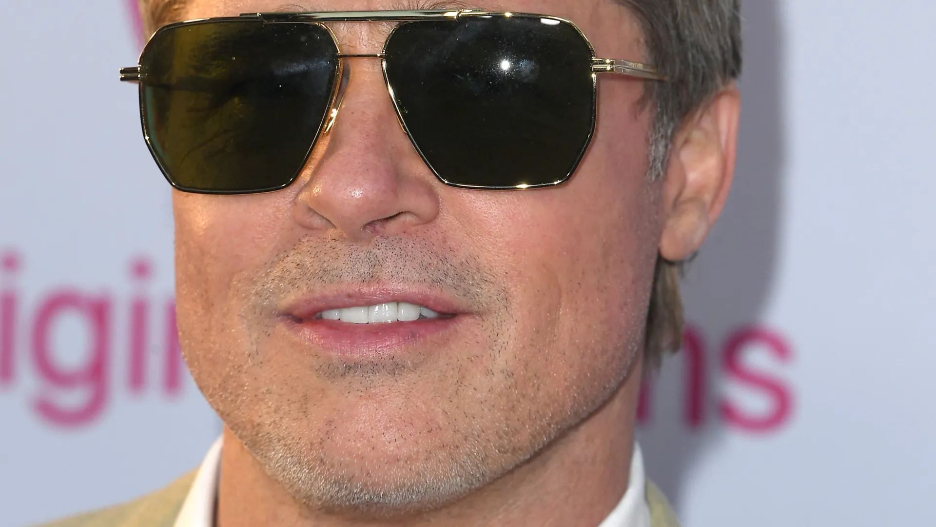 Brad Pitt e Tom Cruise se encontram na estreia europeia de 'F1: O Filme'