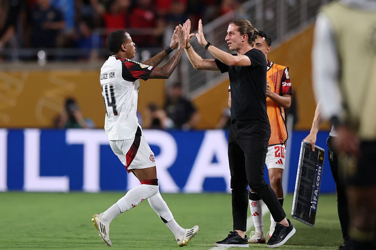 Filipe Luís elogia Bayern, mas lembra: “Tudo pode acontecer”