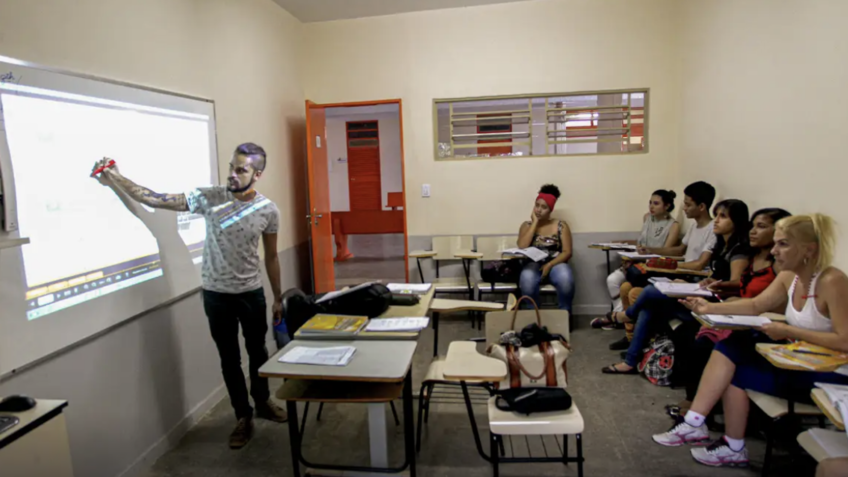Estudantes do Pé-de-Meia nascidos em maio e junho recebem R$ 200
