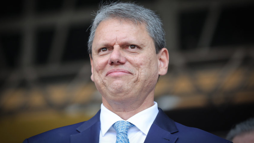 Tarcísio confirma presença em ato convocado por Bolsonaro em SP