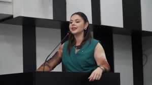 Contrato da gestão passada com a CS MOBI é questionado por Michelly Alencar