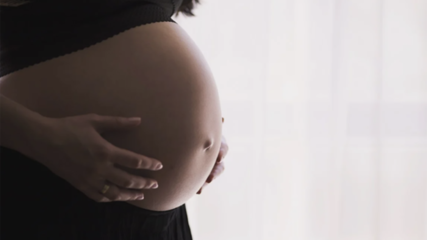 Taxa de fecundidade no Brasil é de 1,6 filho por mulher