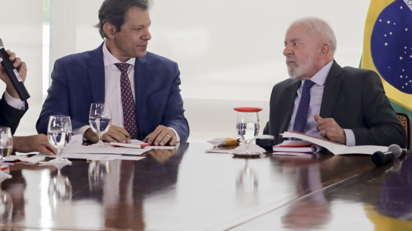 Vamos aguardar Lula, diz Haddad sobre judicializar IOF