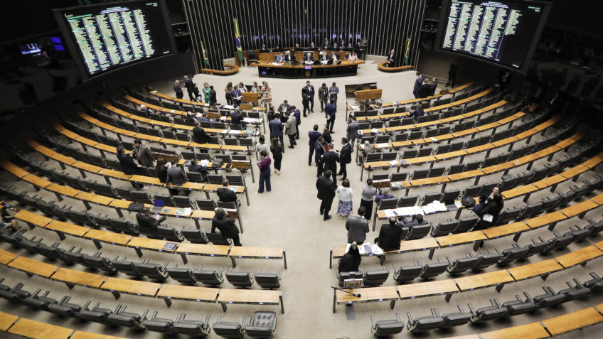 Psol protocola ação no STF contra derrubada do IOF pelo Congresso