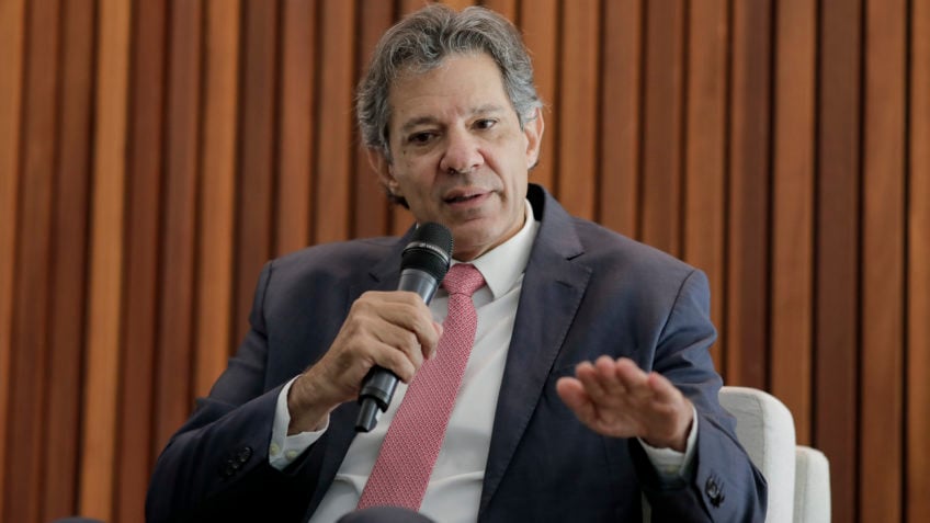 Haddad diz que tinha combinado novo debate sobre IOF em julho