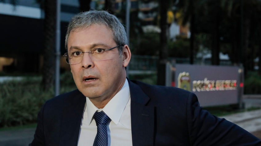 Líder do PT diz que derrubada do IOF é inconstitucional