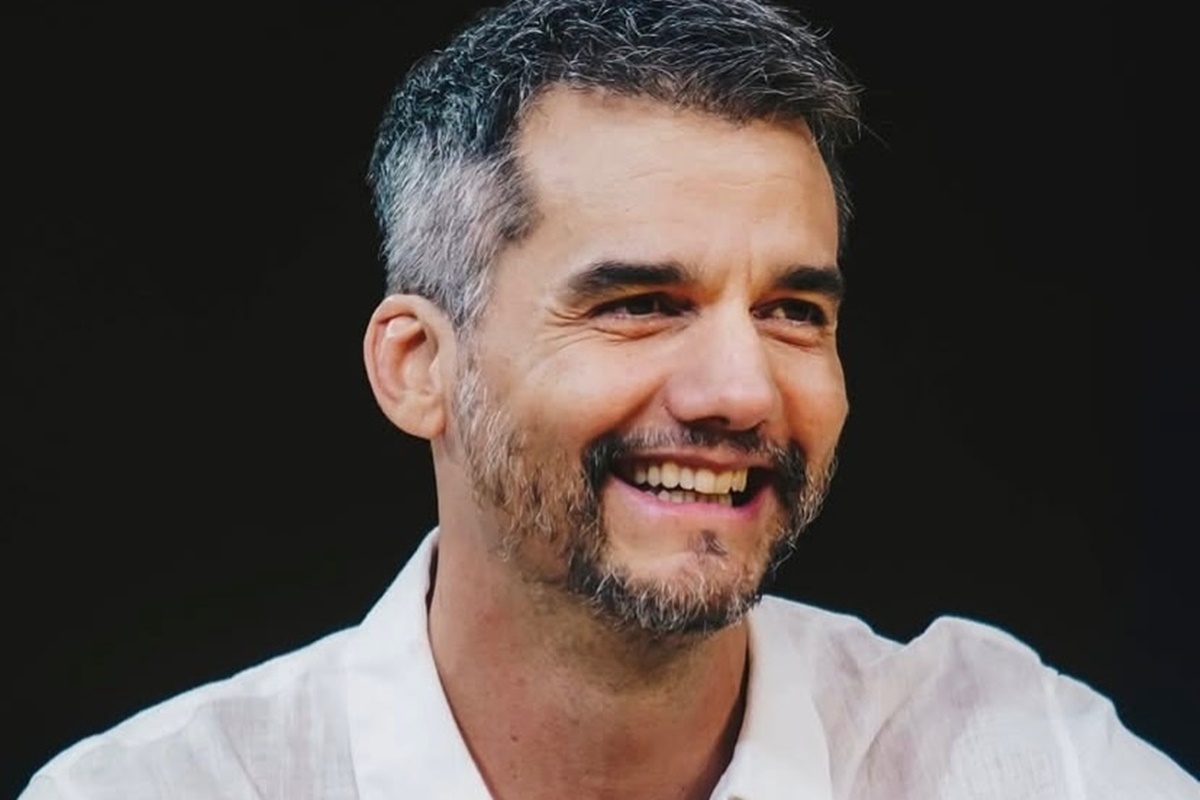 Filho de Wagner Moura posta foto com o pai e semelhança agita a web