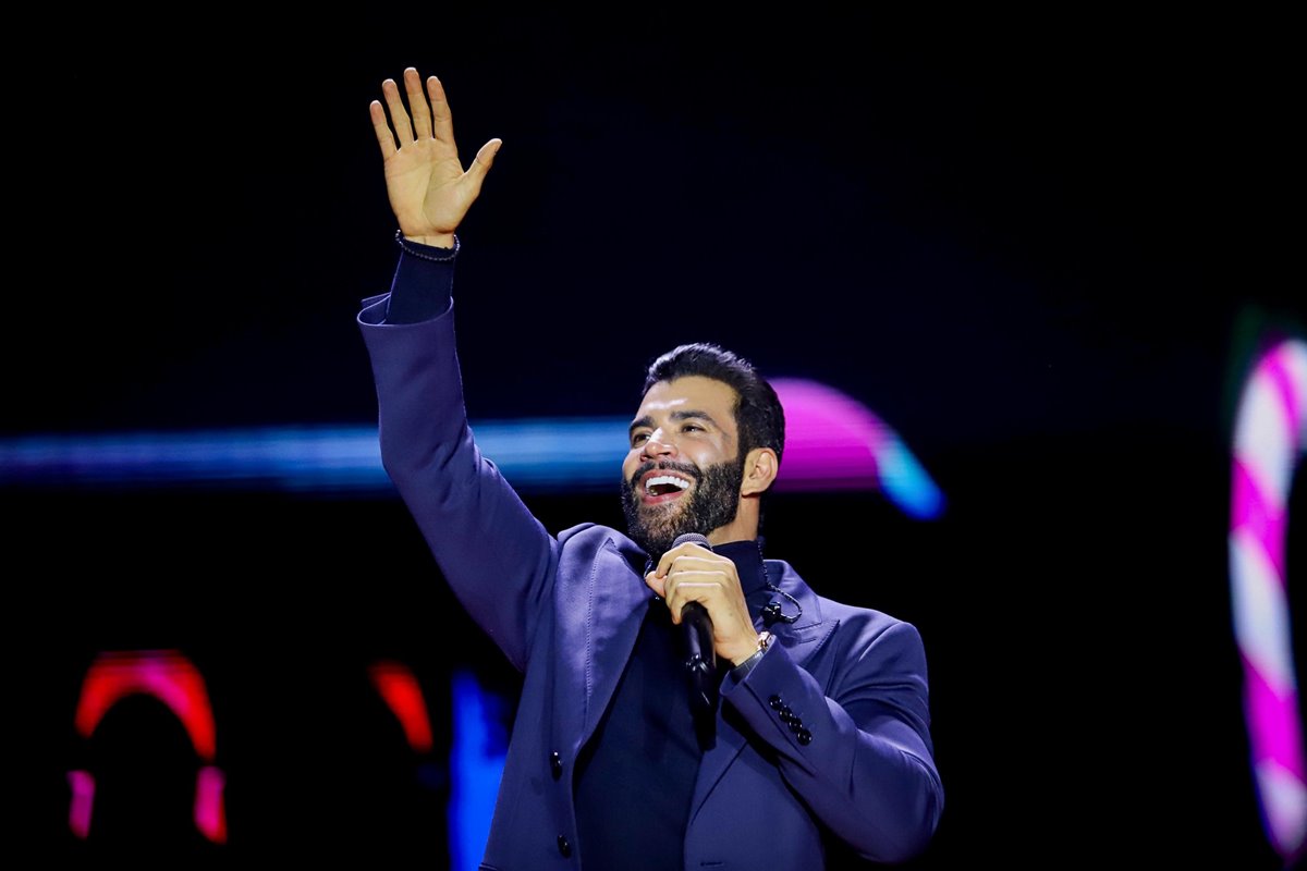 Gusttavo Lima agita primeiro dia do Na Praia Festival 2025