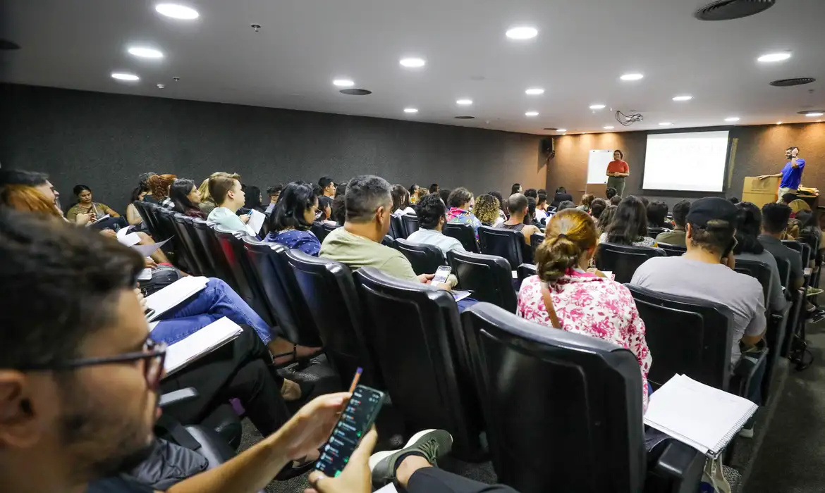 Governo define distribuição de cotas raciais em concursos públicos