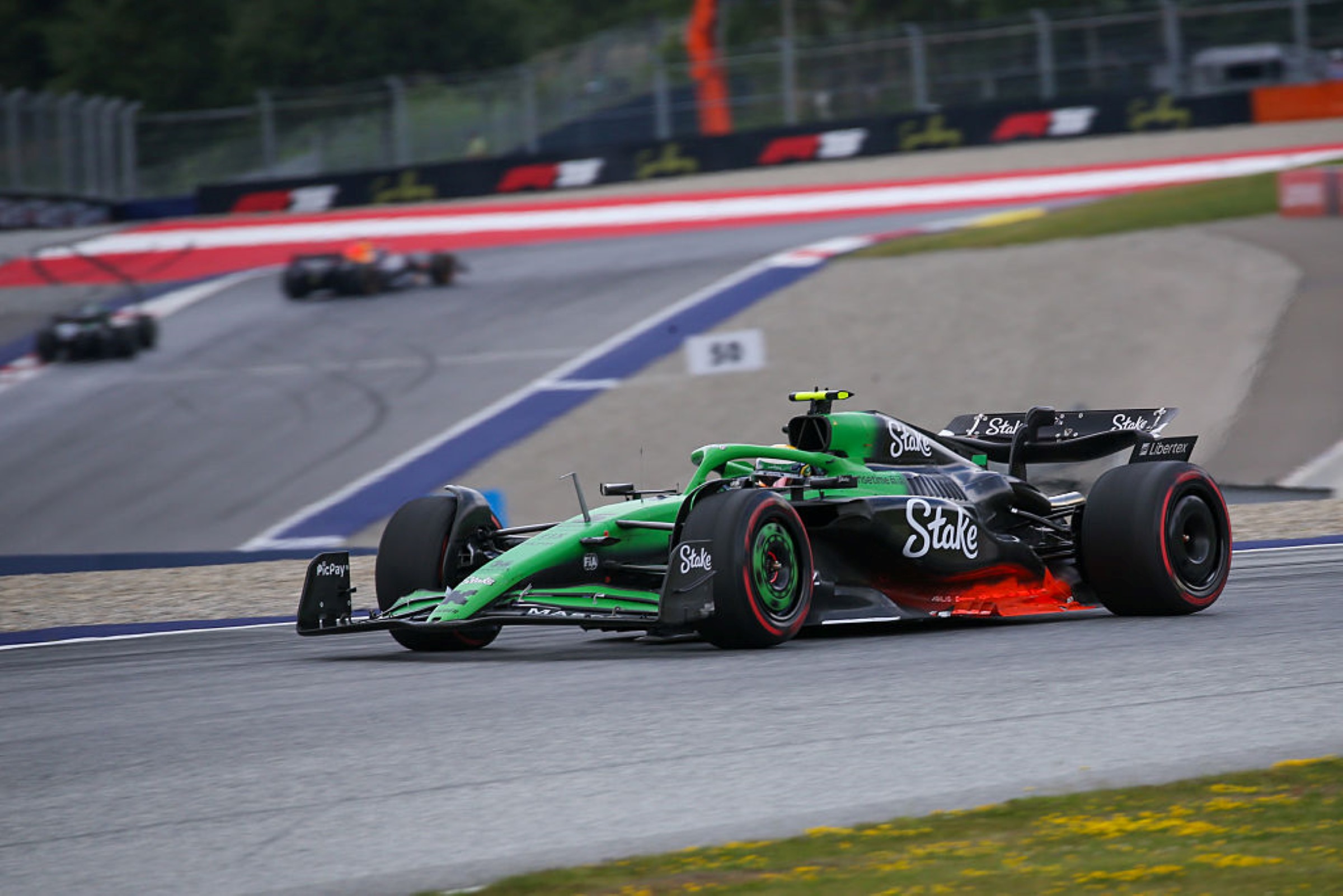 Bortoleto surpreende e larga em 8º no GP da Áustria; Norris é pole