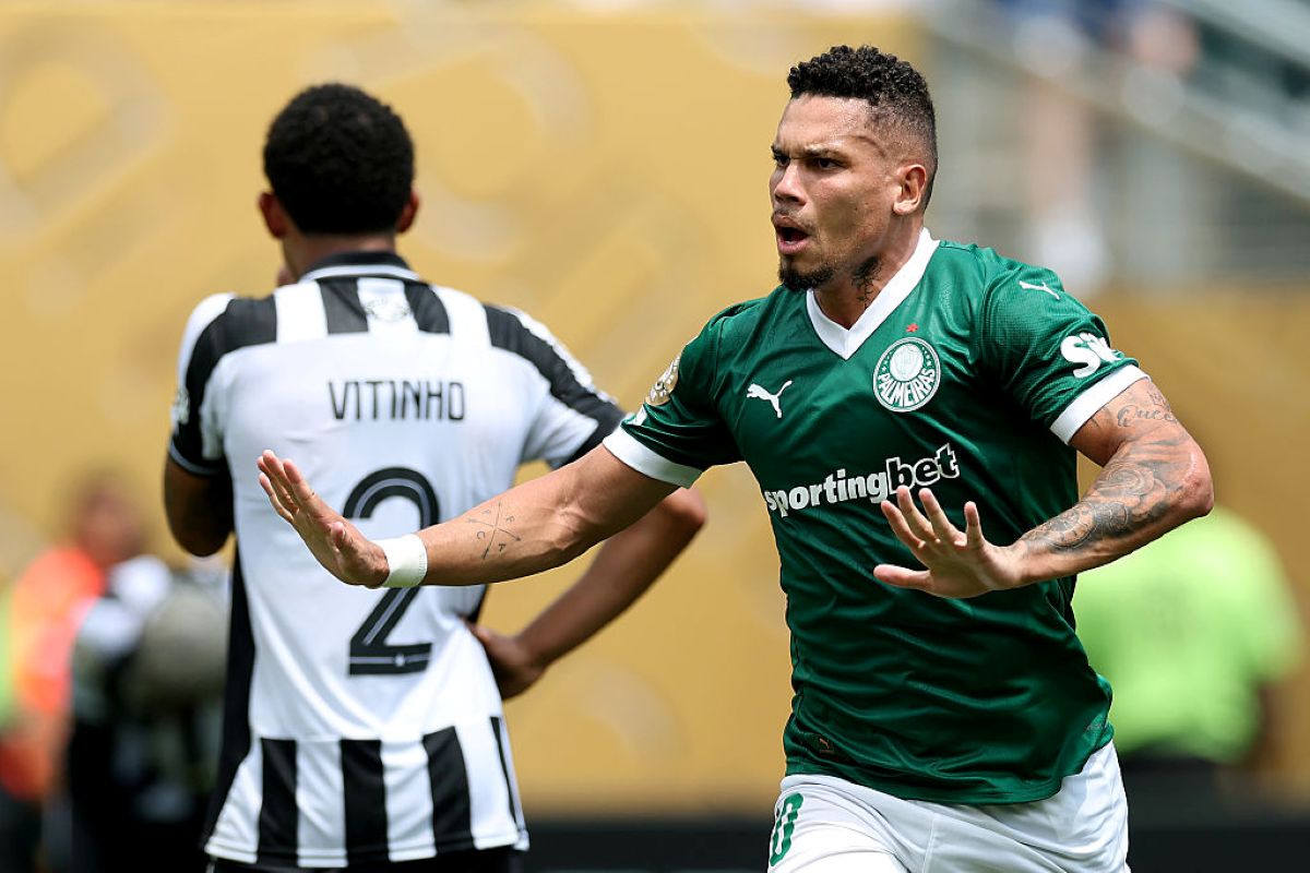 Paulinho marca golaço e abre placar para o Palmeiras no Mundial. Vídeo