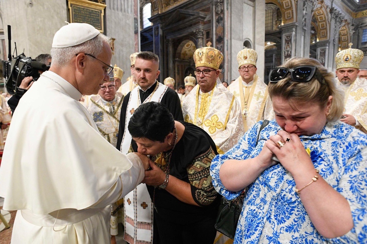 Leão XIV clama por paz ao receber fiéis ucranianos no Vaticano